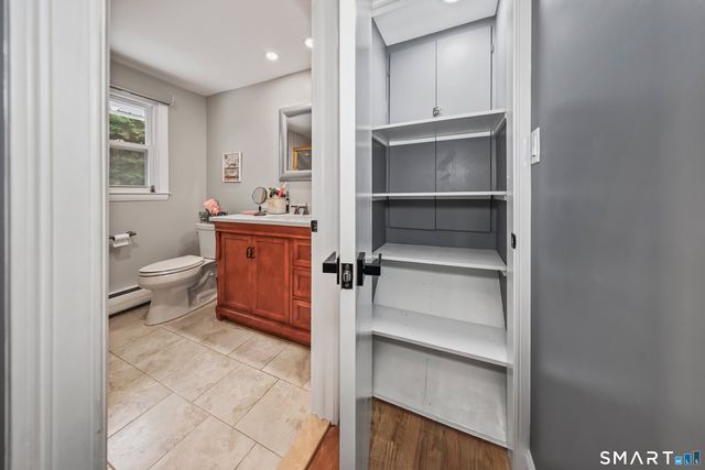 2 Northwood Drive, Middlebury, CT 06762