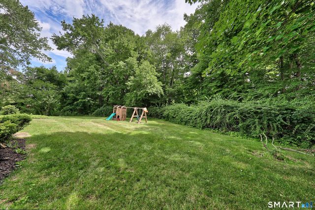 2 Northwood Drive, Middlebury, CT 06762