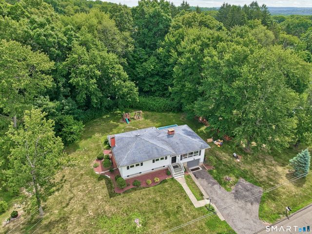 2 Northwood Drive, Middlebury, CT 06762