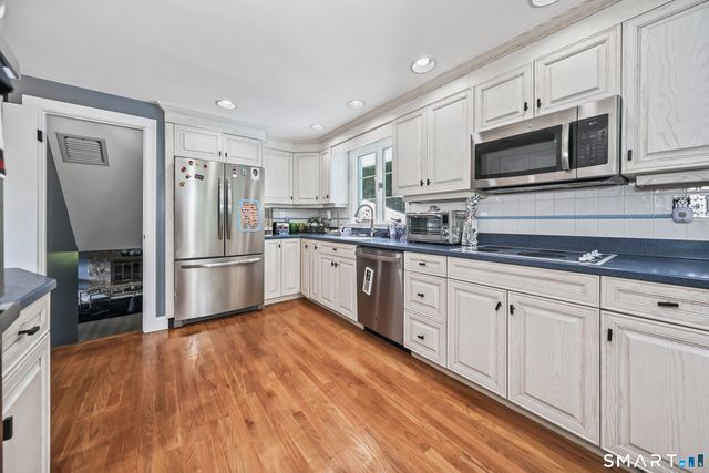 2 Northwood Drive, Middlebury, CT 06762