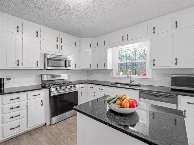 905 E Atlanta E Road, Stockbridge, GA 30281