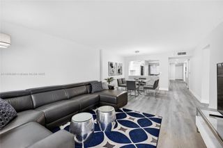 7429 Granville Dr 201, Tamarac, FL 33321
