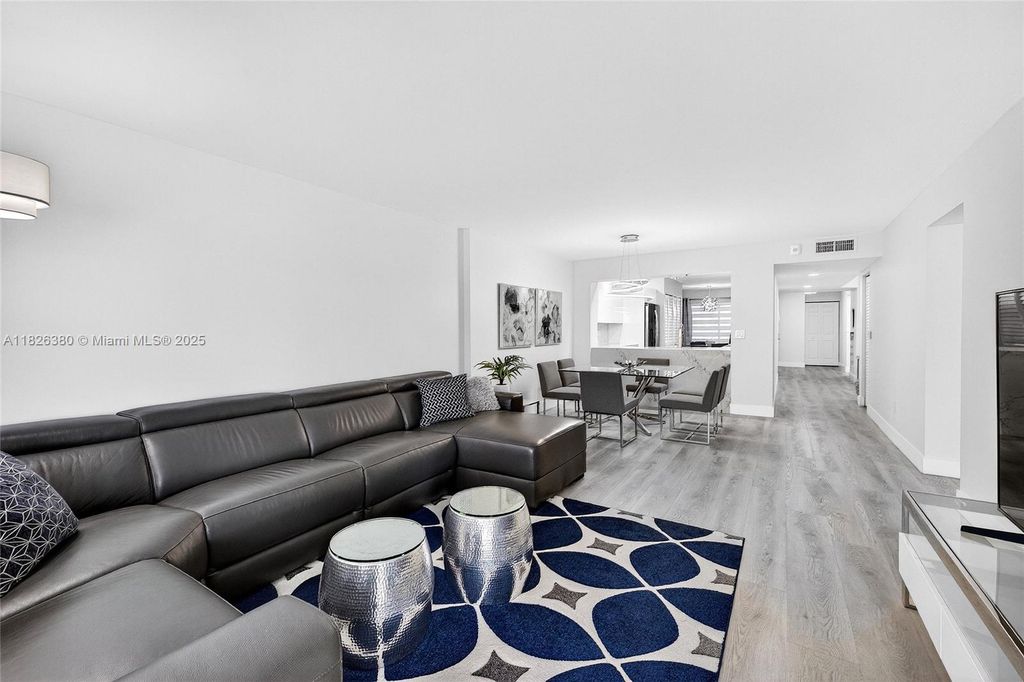 7429 Granville Dr 201, Tamarac, FL 33321