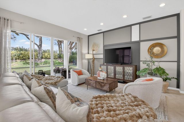 7015 Imperial Beach Circle, Delray Beach, FL 33446