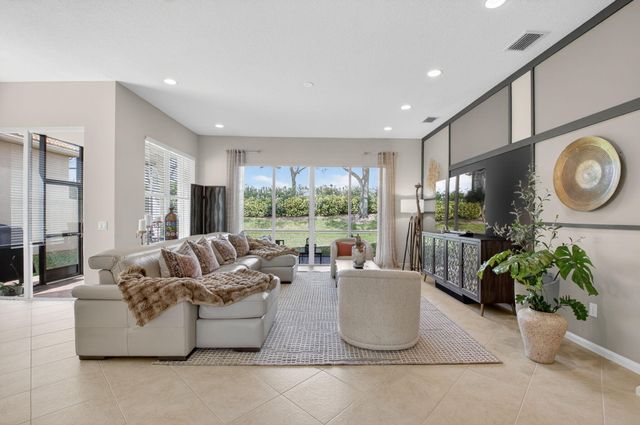 7015 Imperial Beach Circle, Delray Beach, FL 33446