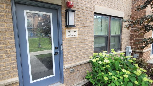 315 Elm Court, Mount Prospect, IL 60056