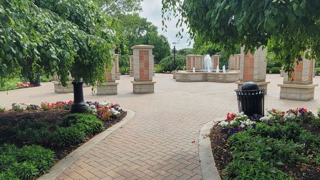 315 Elm Court, Mount Prospect, IL 60056