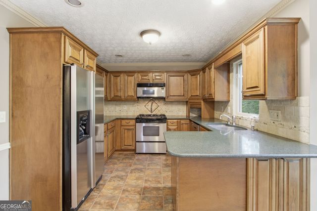 4822 Thornwood Drive NW, Acworth, GA 30102