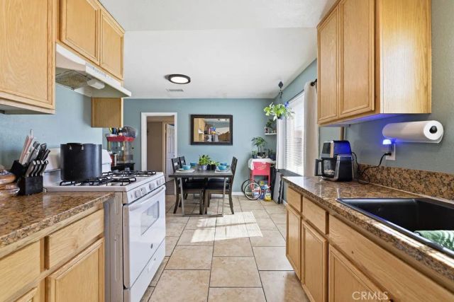 1020 W Avenue J6, Lancaster, CA 93534