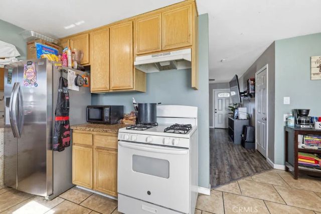 1020 W Avenue J6, Lancaster, CA 93534