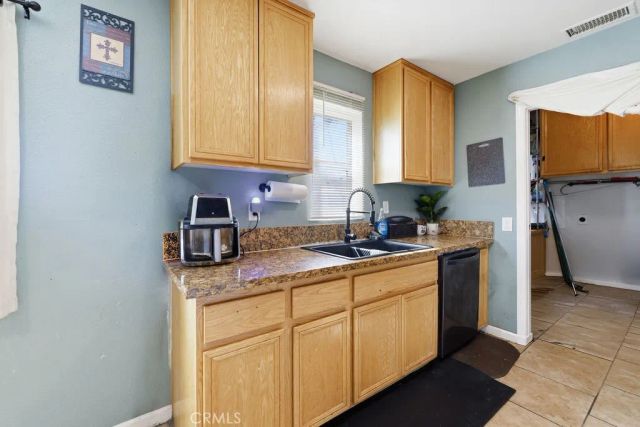 1020 W Avenue J6, Lancaster, CA 93534