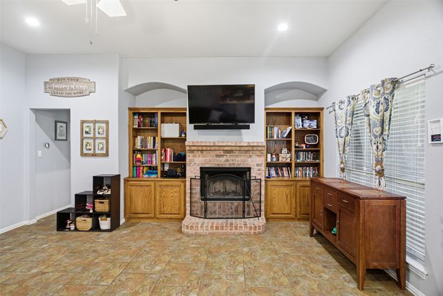 724 Remington Drive, Cleburne, TX 76033