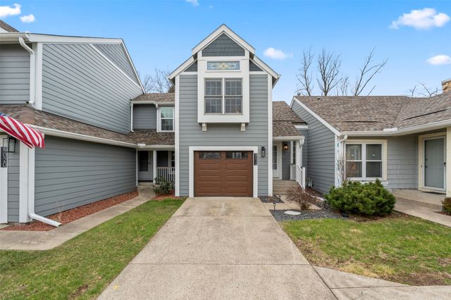 8024 Cobblestone Road, Urbandale, IA 50322