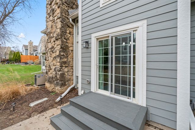 8024 Cobblestone Road, Urbandale, IA 50322