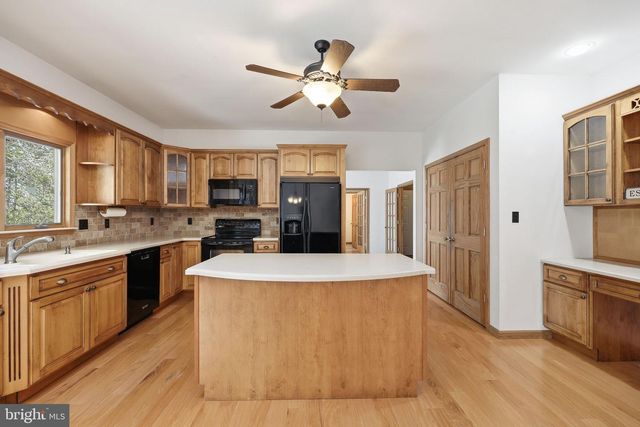 88 11TH AVE, Mays Landing, NJ 08330