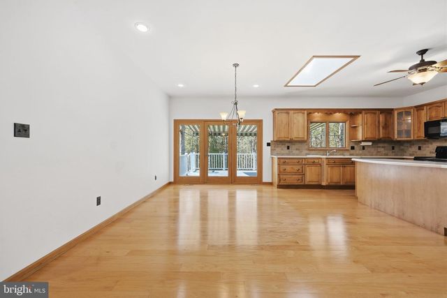 88 11TH AVE, Mays Landing, NJ 08330