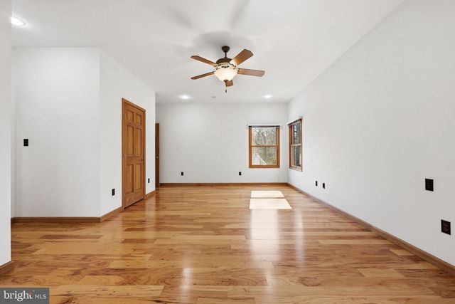 88 11TH AVE, Mays Landing, NJ 08330