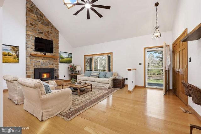 88 11TH AVE, Mays Landing, NJ 08330