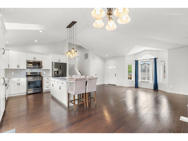 282 Ne LENOX St, Hillsboro, OR 97124
