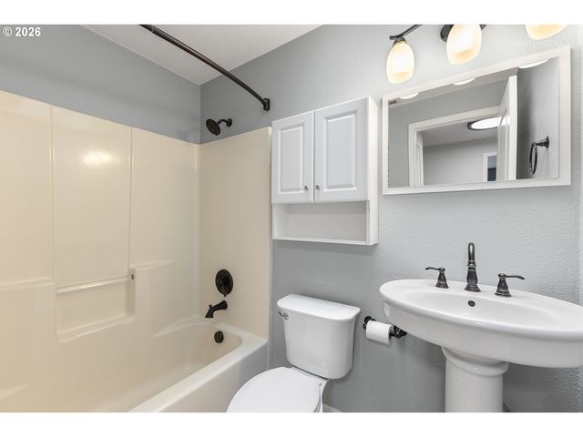 282 Ne LENOX St, Hillsboro, OR 97124