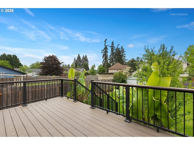 282 Ne LENOX St, Hillsboro, OR 97124