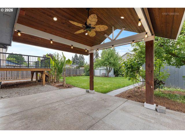 282 Ne LENOX St, Hillsboro, OR 97124