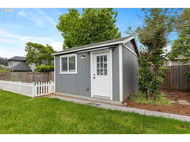 282 Ne LENOX St, Hillsboro, OR 97124