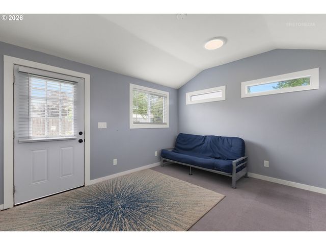 282 Ne LENOX St, Hillsboro, OR 97124