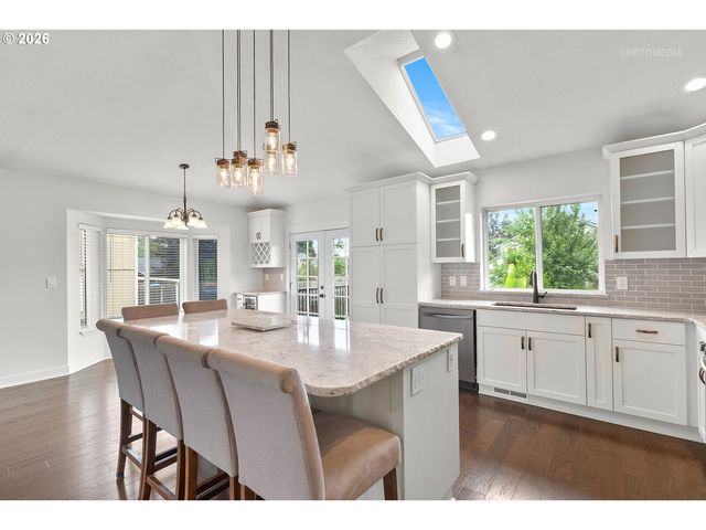 282 Ne LENOX St, Hillsboro, OR 97124