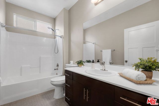 20051 Lila Place, Winnetka, CA 91306