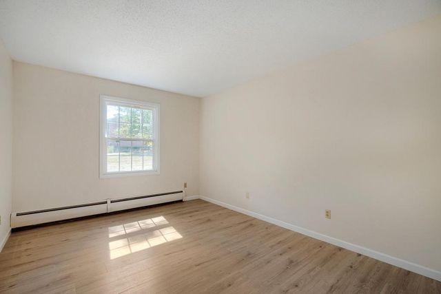 708 Old Settlers Trail 2, Hopkins, MN 55343
