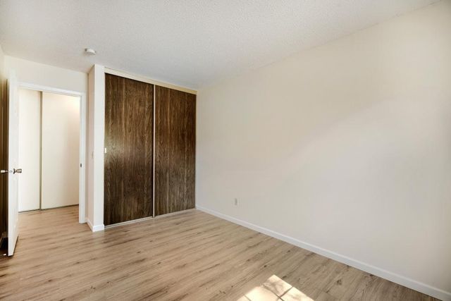 708 Old Settlers Trail 2, Hopkins, MN 55343