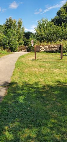 708 Old Settlers Trail 2, Hopkins, MN 55343