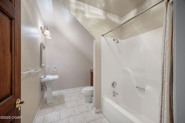 5478 E 14th Street, Joplin, MO 64801