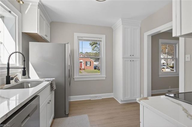 14 Alpine ST, Newport News, VA 23606