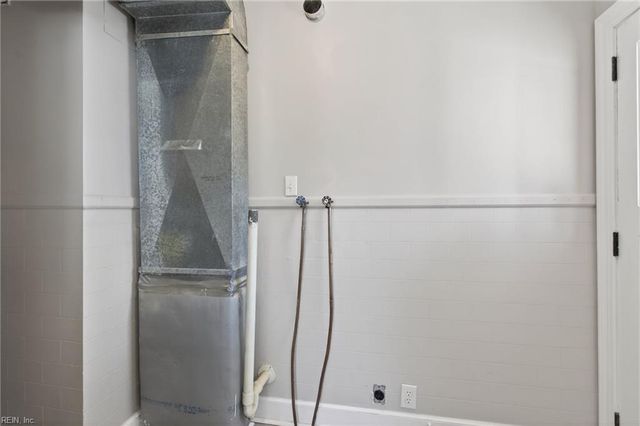 14 Alpine ST, Newport News, VA 23606