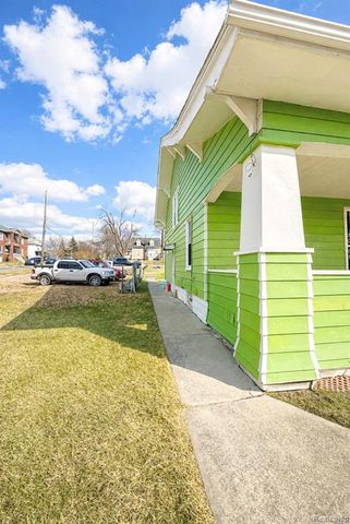 388 N Perry Street, Pontiac, MI 48342