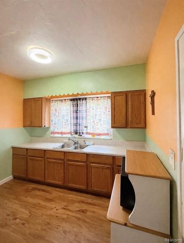 388 N Perry Street, Pontiac, MI 48342