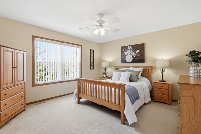 3420 N View Bay, Woodbury, MN 55125