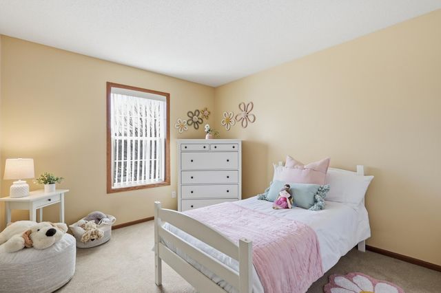 3420 N View Bay, Woodbury, MN 55125