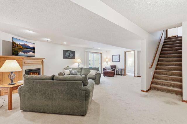 3420 N View Bay, Woodbury, MN 55125