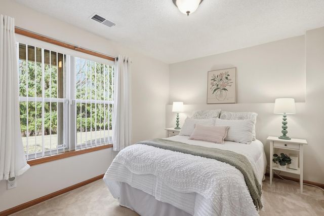 3420 N View Bay, Woodbury, MN 55125