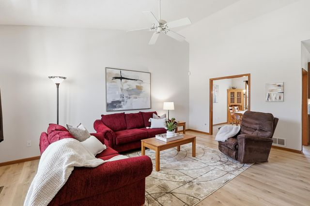 3420 N View Bay, Woodbury, MN 55125