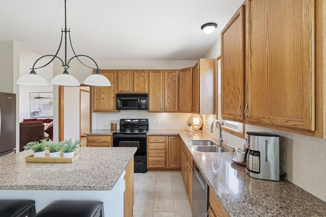 3420 N View Bay, Woodbury, MN 55125