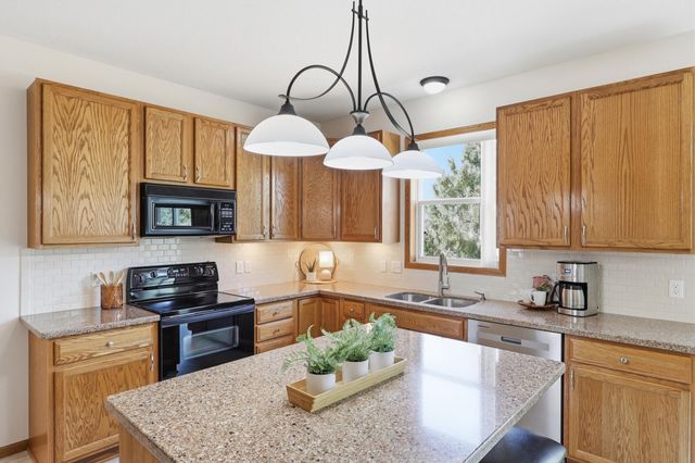 3420 N View Bay, Woodbury, MN 55125