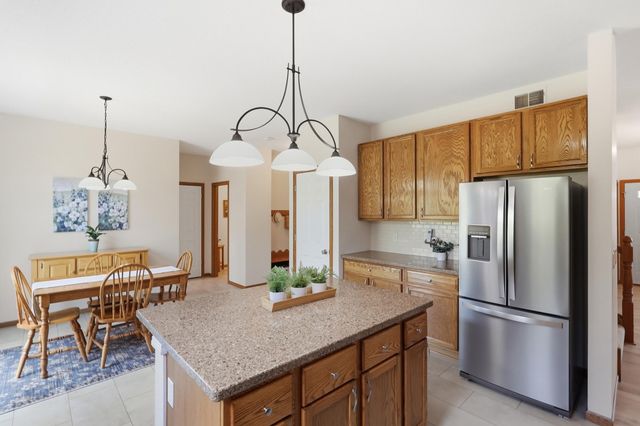 3420 N View Bay, Woodbury, MN 55125