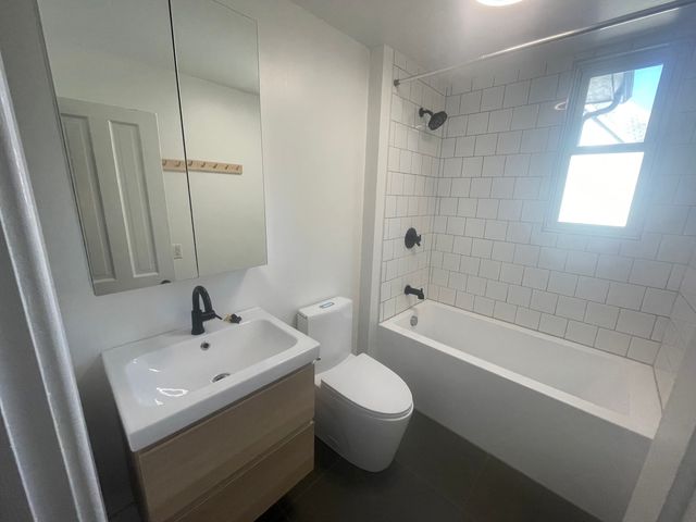 404 E PARK Street, Champaign, IL 61820