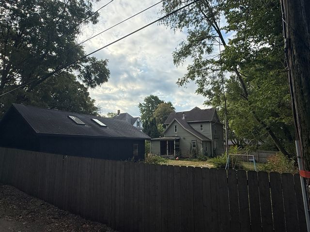 404 E PARK Street, Champaign, IL 61820