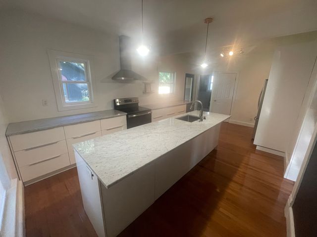 404 E PARK Street, Champaign, IL 61820