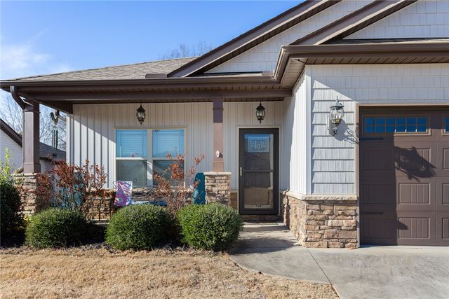 301 Linden Hall Lane, Easley, SC 29640